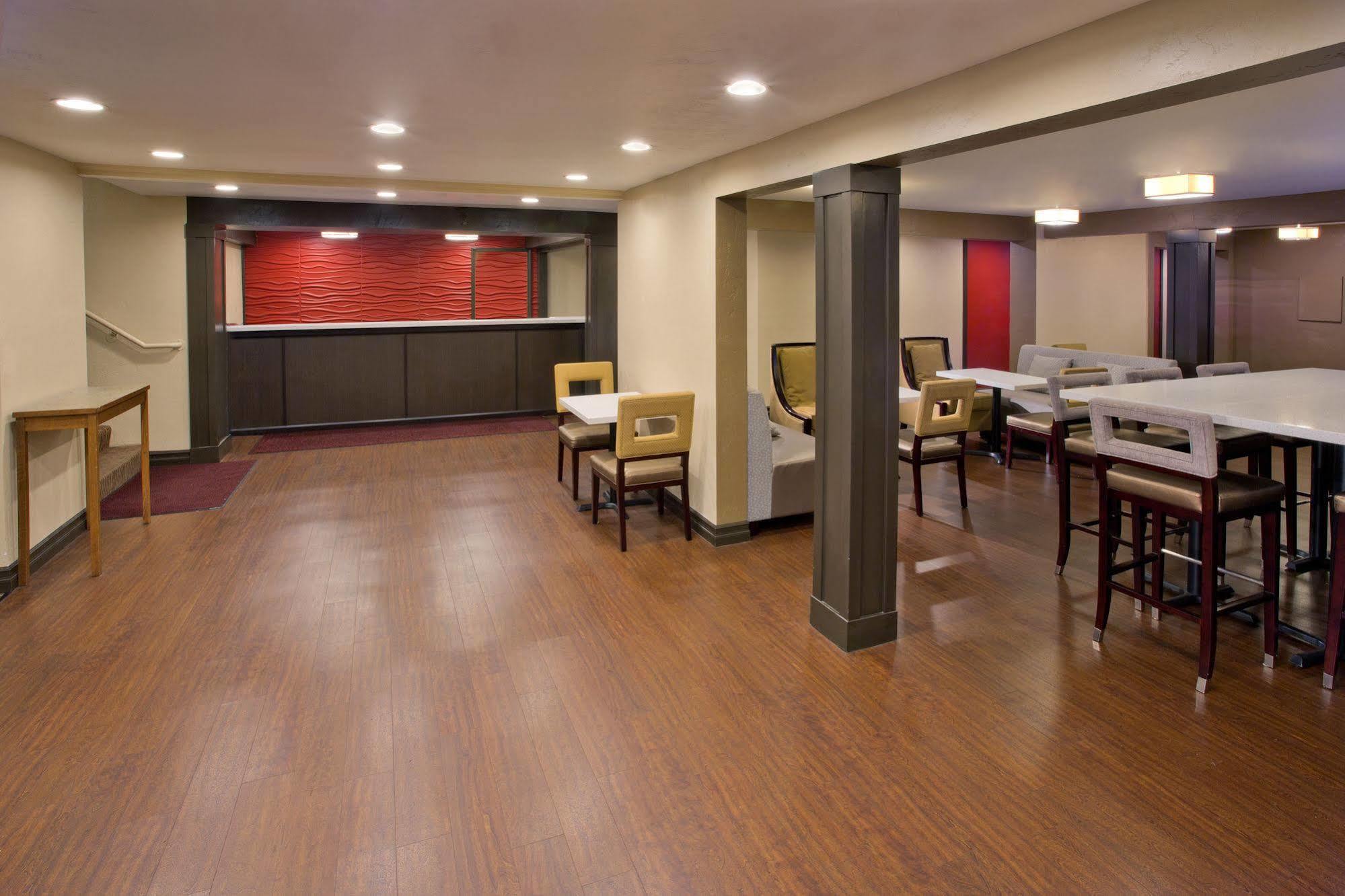 Red Lion Inn And Suites Federal Way Exterior foto